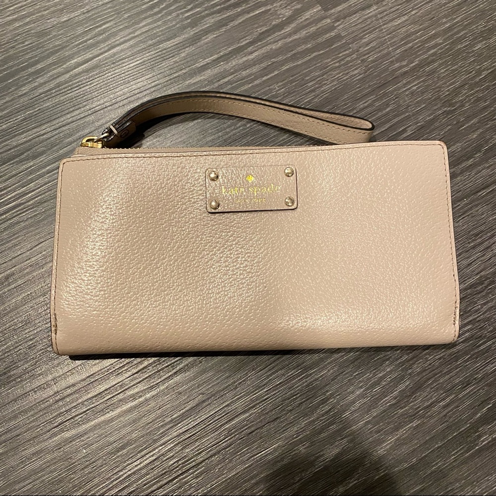 Kate spade wristlet wallet